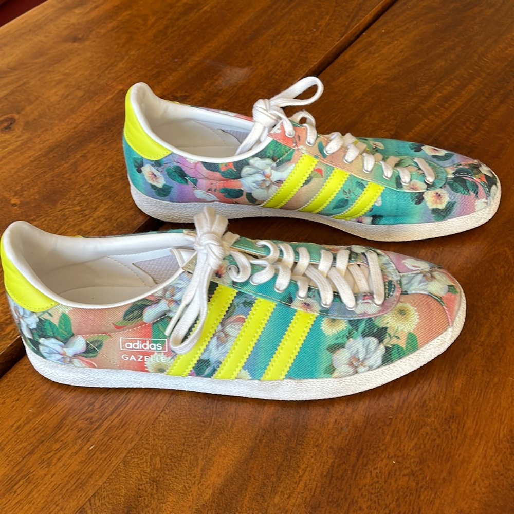 Rare!! Adidas Gazelle OG x Farm Rio Company, Like New, Size 9